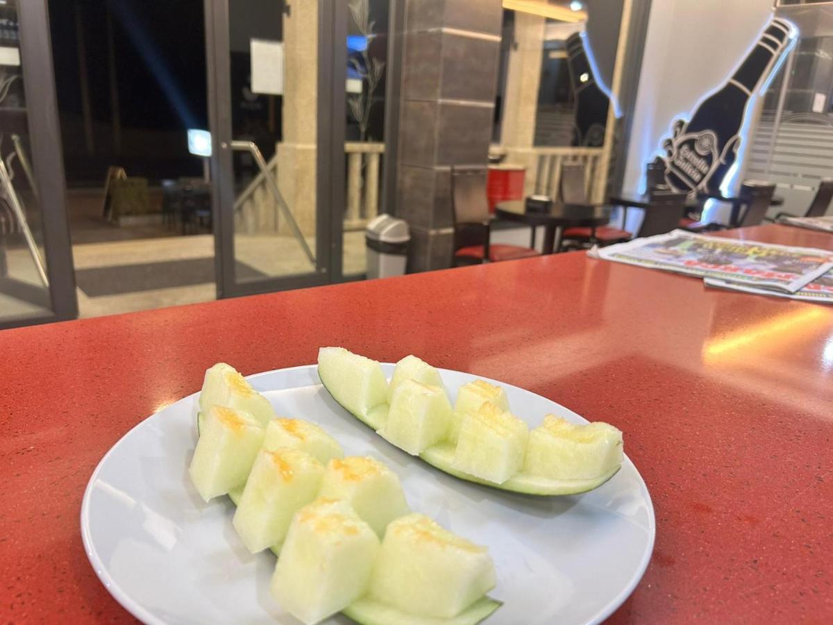 Hostal Restaurante Aqua Ourense Ngoại thất bức ảnh