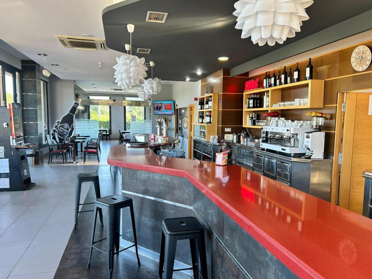 Hostal Restaurante Aqua Ourense Ngoại thất bức ảnh